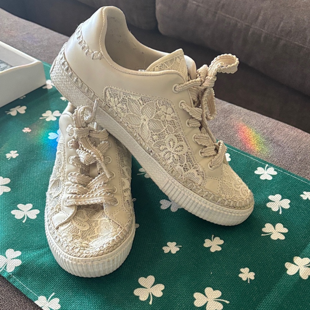 Cream Lace-Up Sneaker - Neutral Lace Design